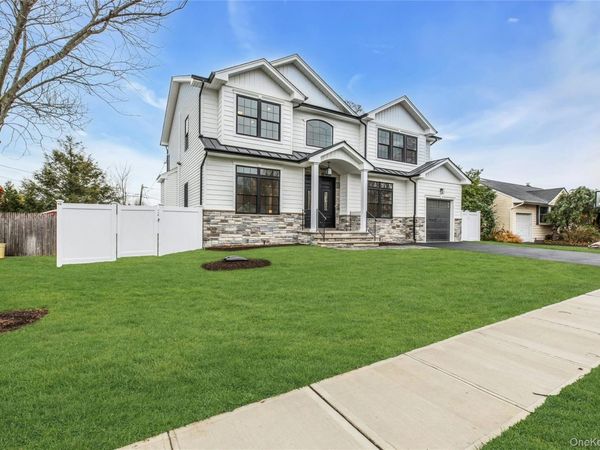 7 Sheridan Street, Old Bethpage, NY 11804