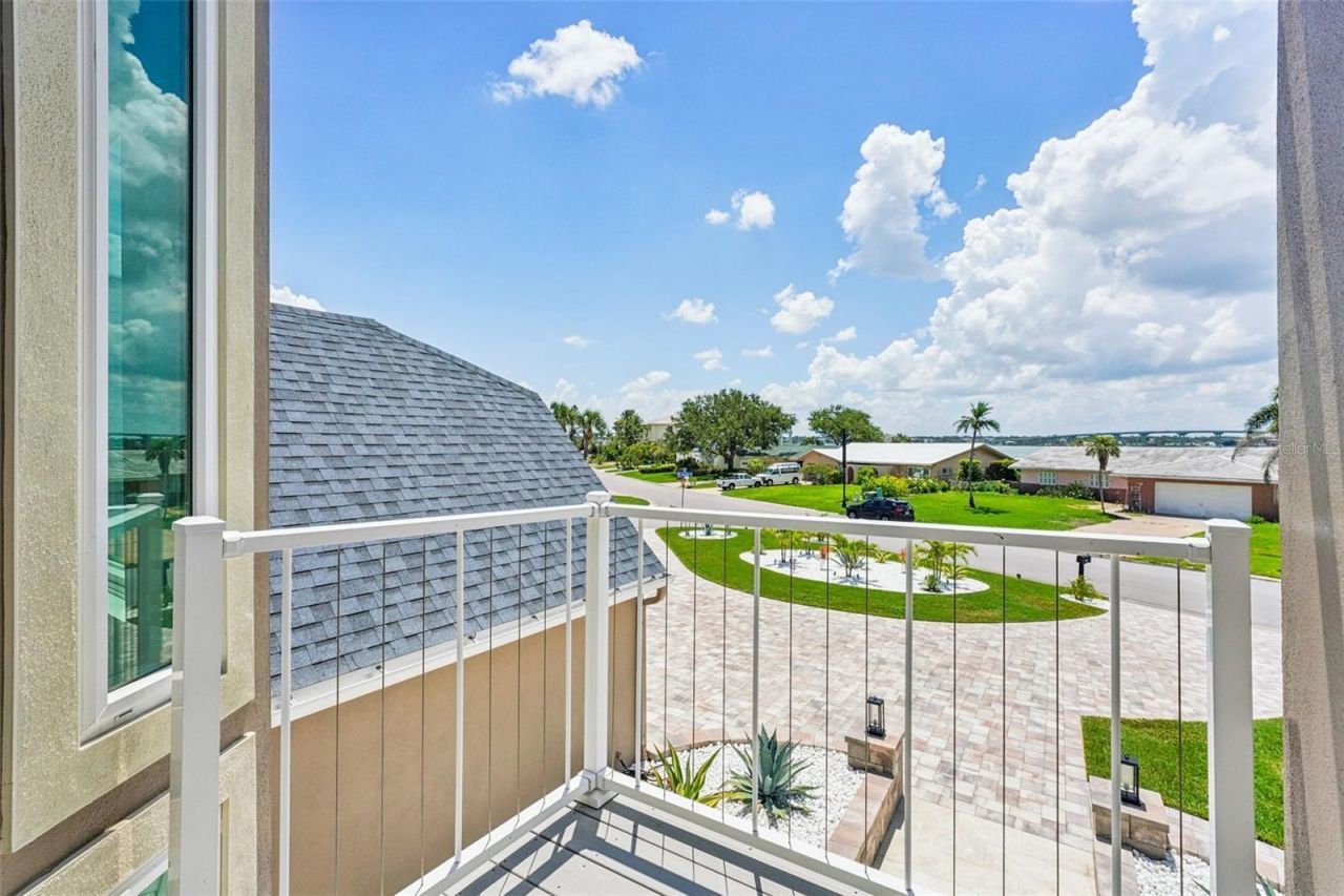 311 22nd Street, Belleair Beach, FL 33786 Photo