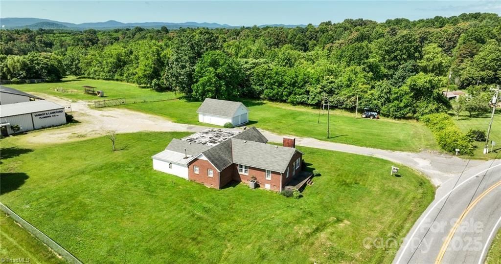 820 Suncrest Orchard Road, North Wilkesboro, NC 28659 Main Photo