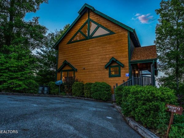 2839 Cedar Falls Way, Sevierville, TN 37862