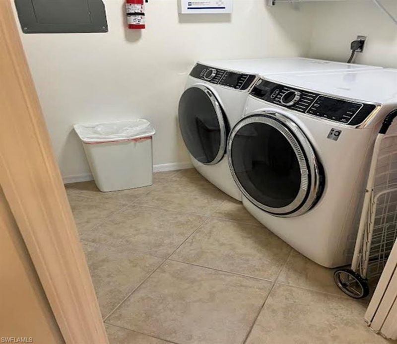 64 4th St, Unit B101, Bonita Springs, FL 34134 Photo