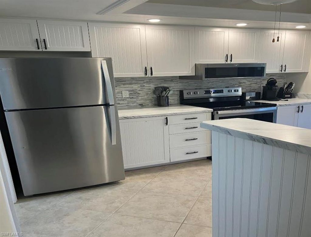 64 4th St, Unit B101, Bonita Springs, FL 34134 Photo