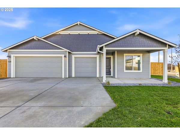 900 NE Laurel Springs DR, Hermiston, OR 97838