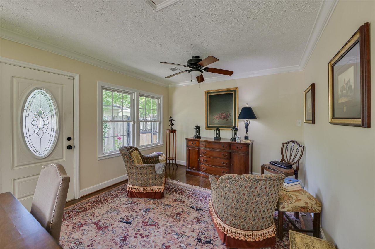 215 SE Barnard Avenue Photo 10