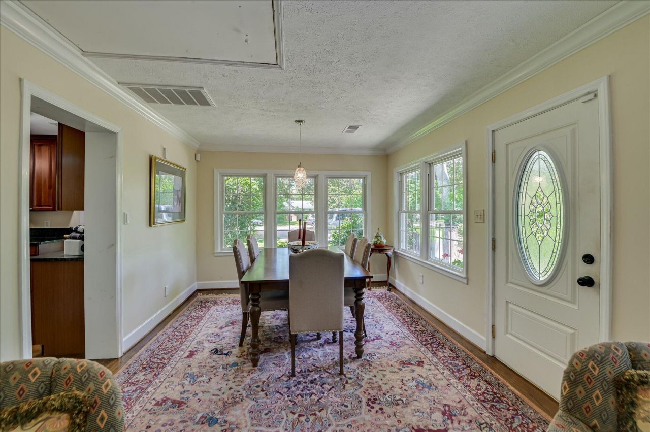 215 SE Barnard Avenue Photo 11