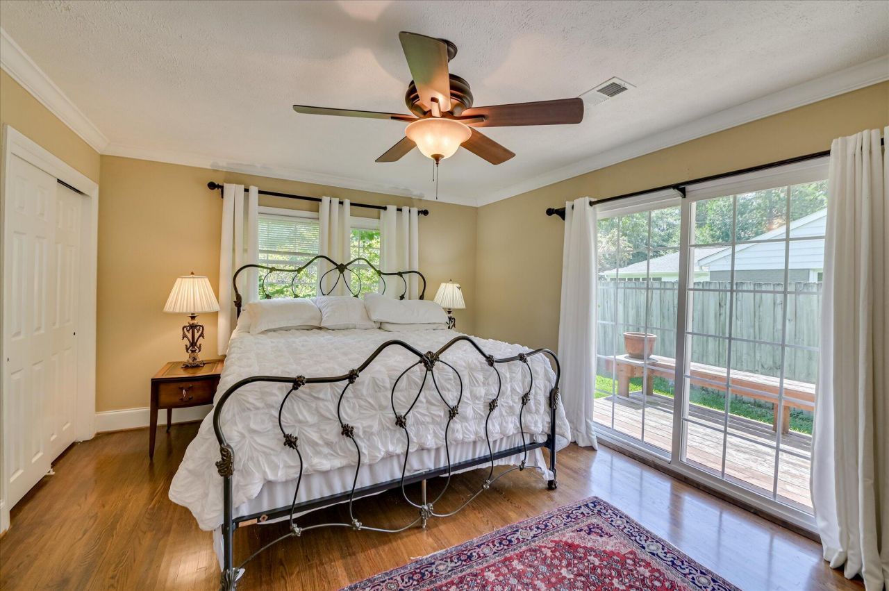 215 SE Barnard Avenue Photo 17