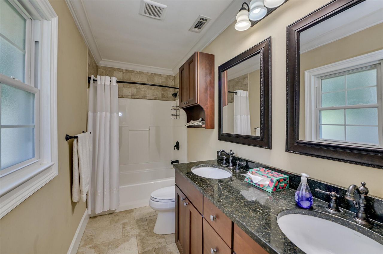 215 SE Barnard Avenue Photo 19