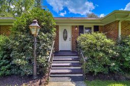 215 SE Barnard Avenue photo 4