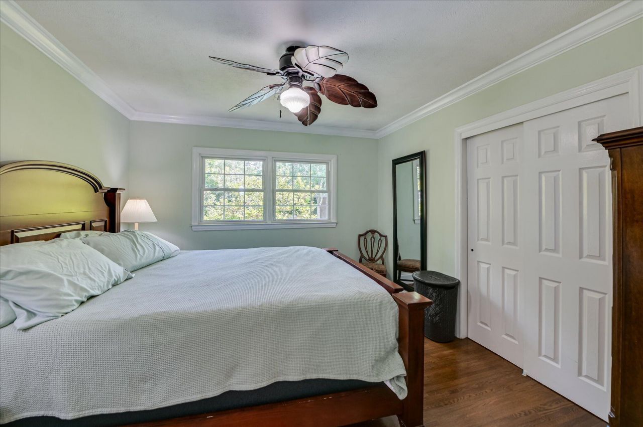 215 SE Barnard Avenue Photo 20