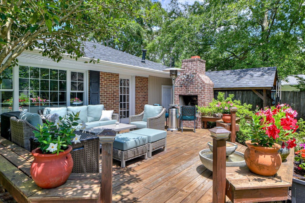 215 SE Barnard Avenue Photo 25