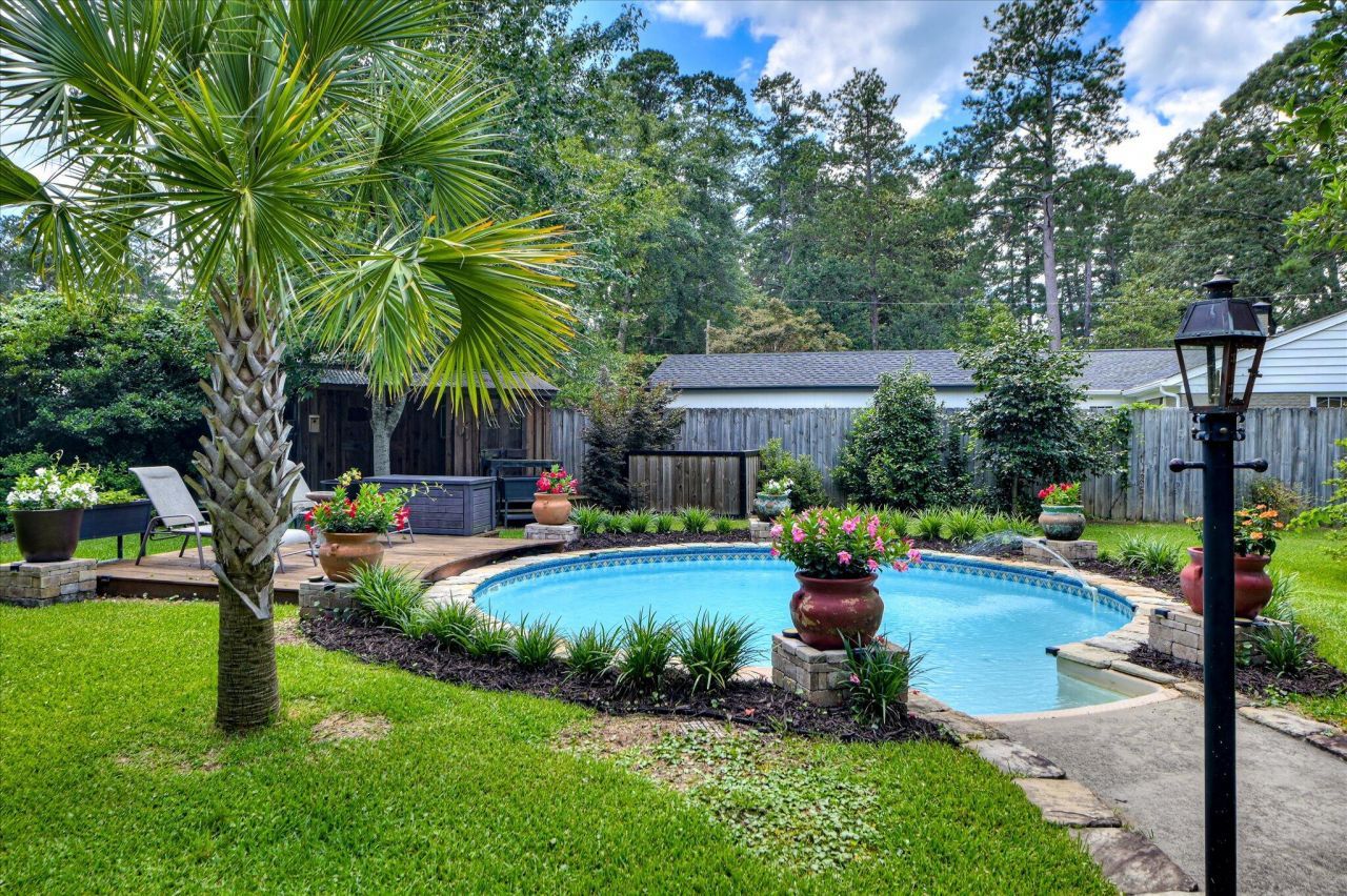 215 SE Barnard Avenue Photo 26