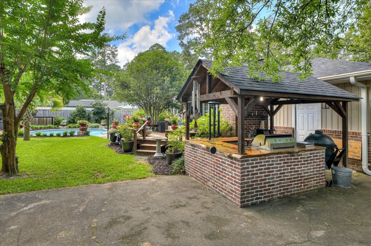 215 SE Barnard Avenue Photo 27