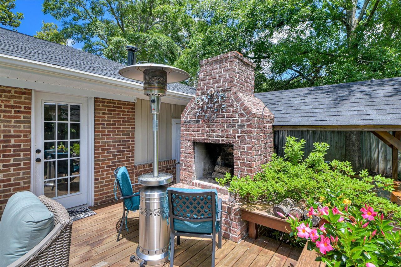 215 SE Barnard Avenue Photo 30