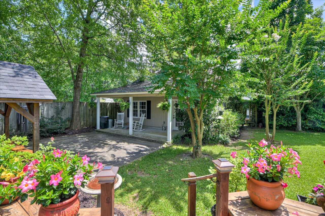 215 SE Barnard Avenue Photo 31