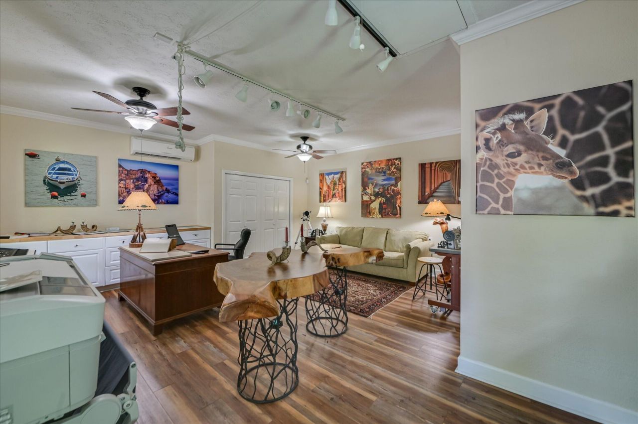 215 SE Barnard Avenue Photo 32