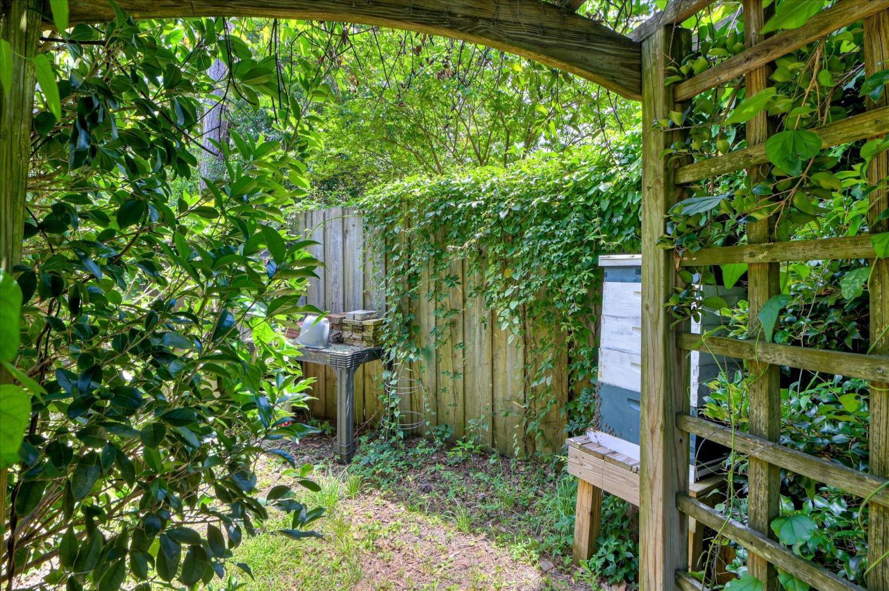 215 SE Barnard Avenue Photo 40