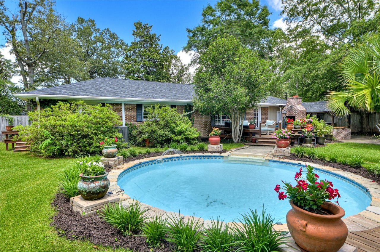 215 SE Barnard Avenue Photo 43