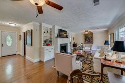 215 SE Barnard Avenue photo 4