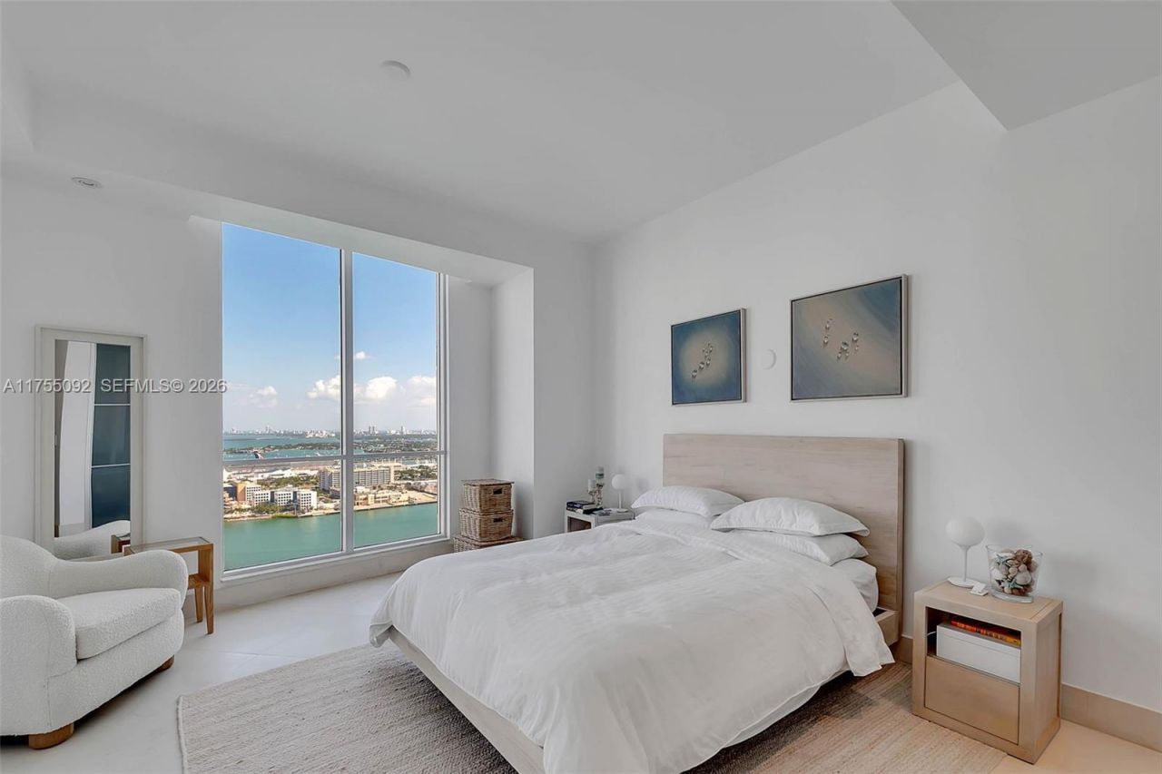 848 Brickell Key Dr, Unit 4002, Miami, FL 33131 Photo