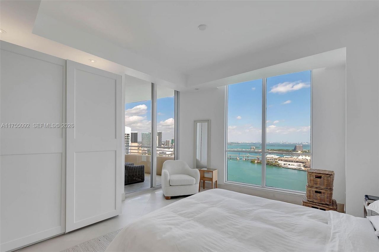 848 Brickell Key Dr, Unit 4002, Miami, FL 33131 Photo