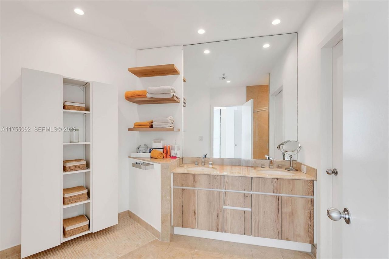 848 Brickell Key Dr, Unit 4002, Miami, FL 33131 Photo