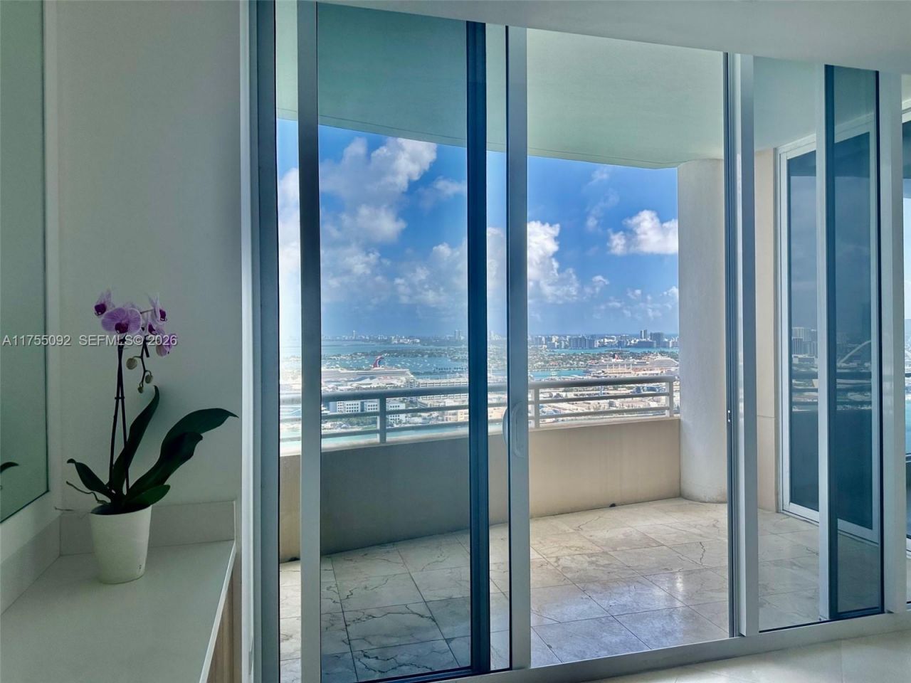 848 Brickell Key Dr, Unit 4002, Miami, FL 33131 Photo