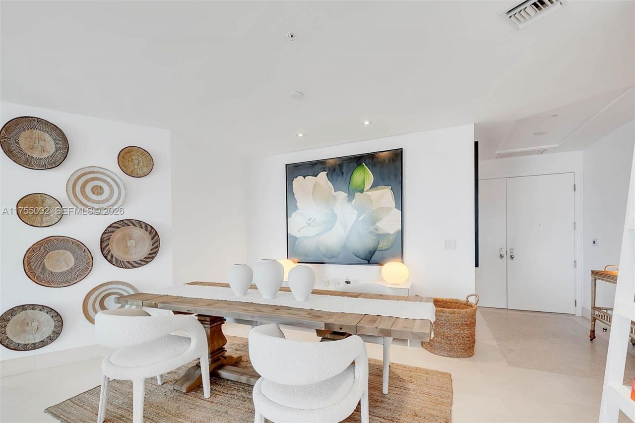 848 Brickell Key Dr, Unit 4002, Miami, FL 33131 Photo