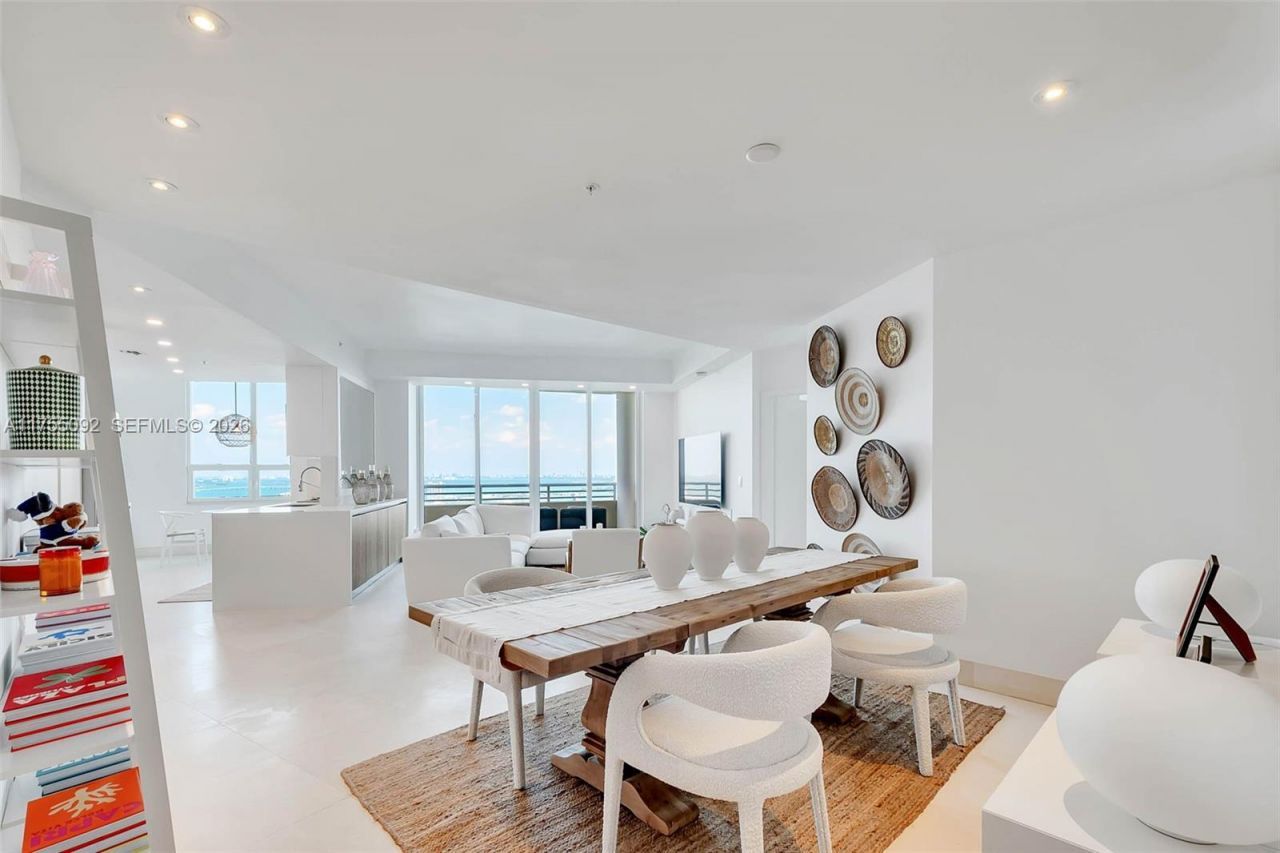 848 Brickell Key Dr, Unit 4002, Miami, FL 33131 Photo