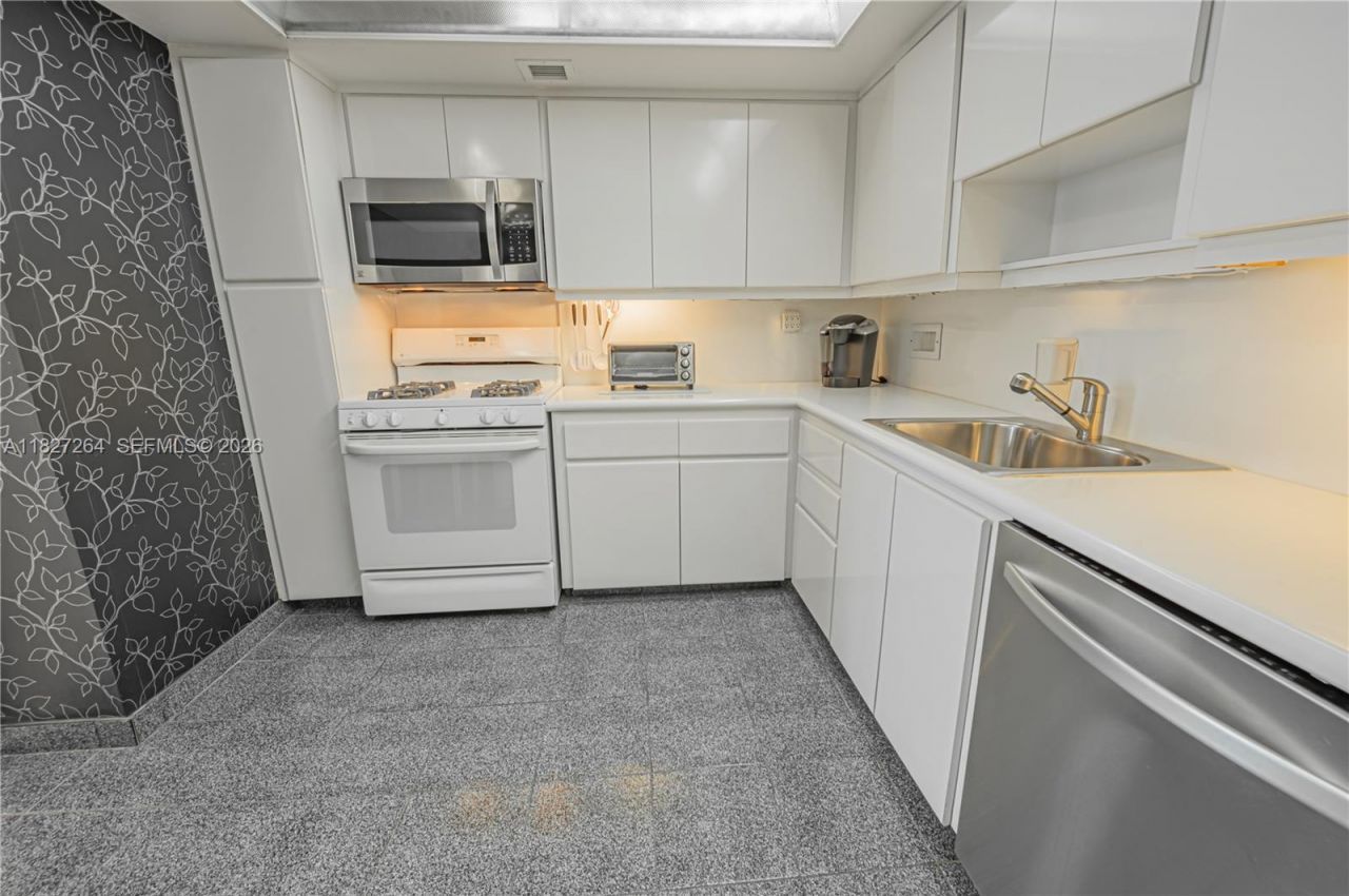 2030 S Ocean Dr, Unit 2126, Hallandale Beach, FL 33009 Photo