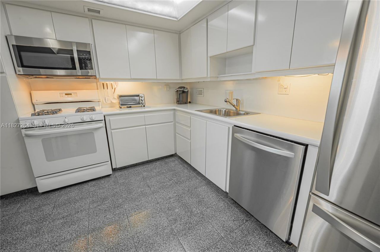 2030 S Ocean Dr, Unit 2126, Hallandale Beach, FL 33009 Photo