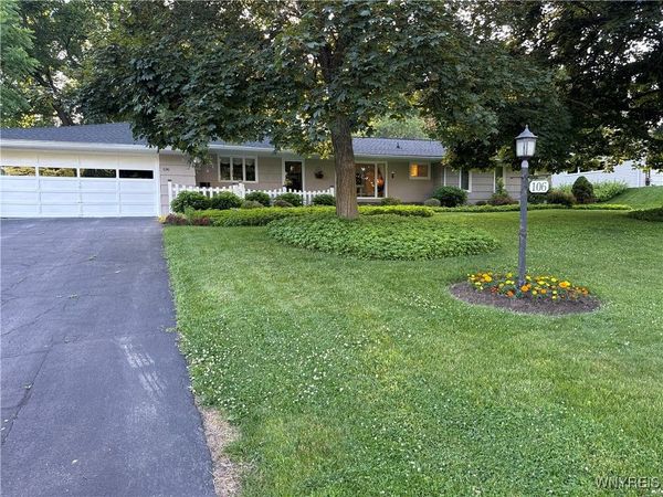106 Highledge Drive, Penfield, NY 14526
