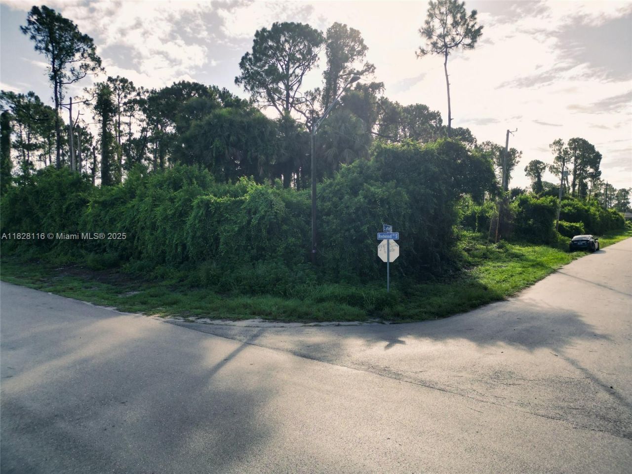 953 Lytle St E, Lehigh Acres, FL 33974 Photo