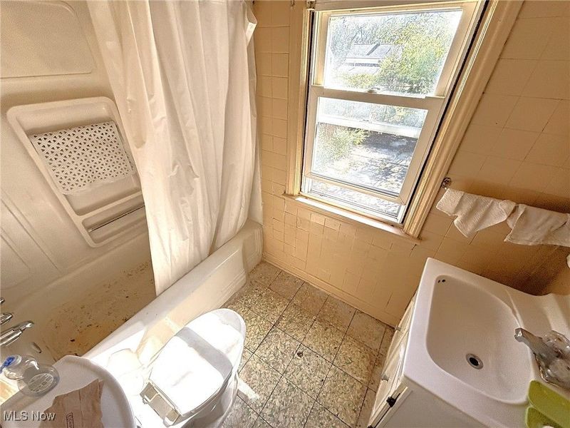 17604 Walden Avenue, Cleveland, OH 44128 Photo 12