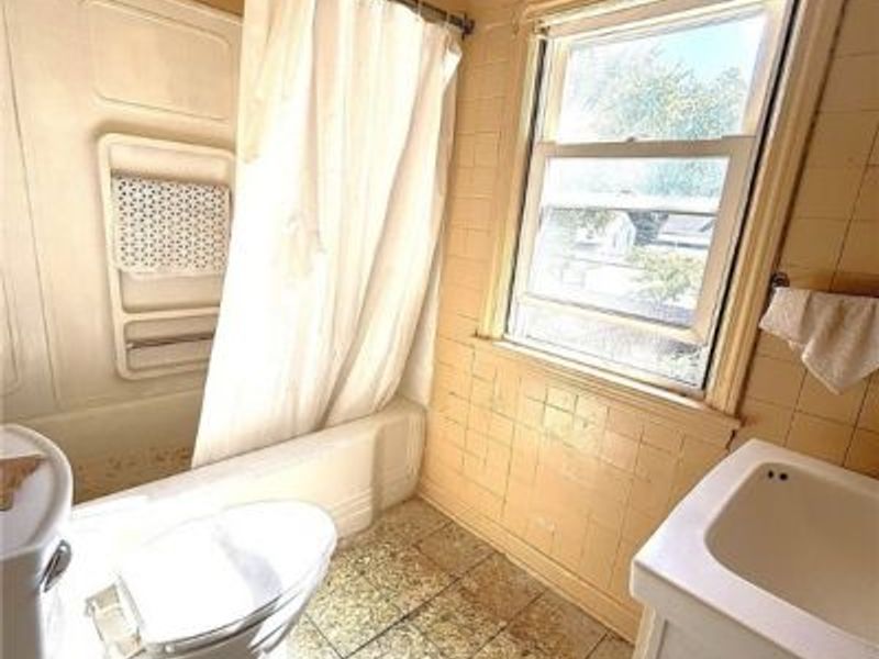 17604 Walden Avenue, Cleveland, OH 44128 Photo 13