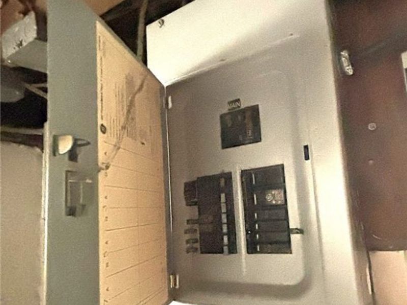 17604 Walden Avenue, Cleveland, OH 44128 Photo 19