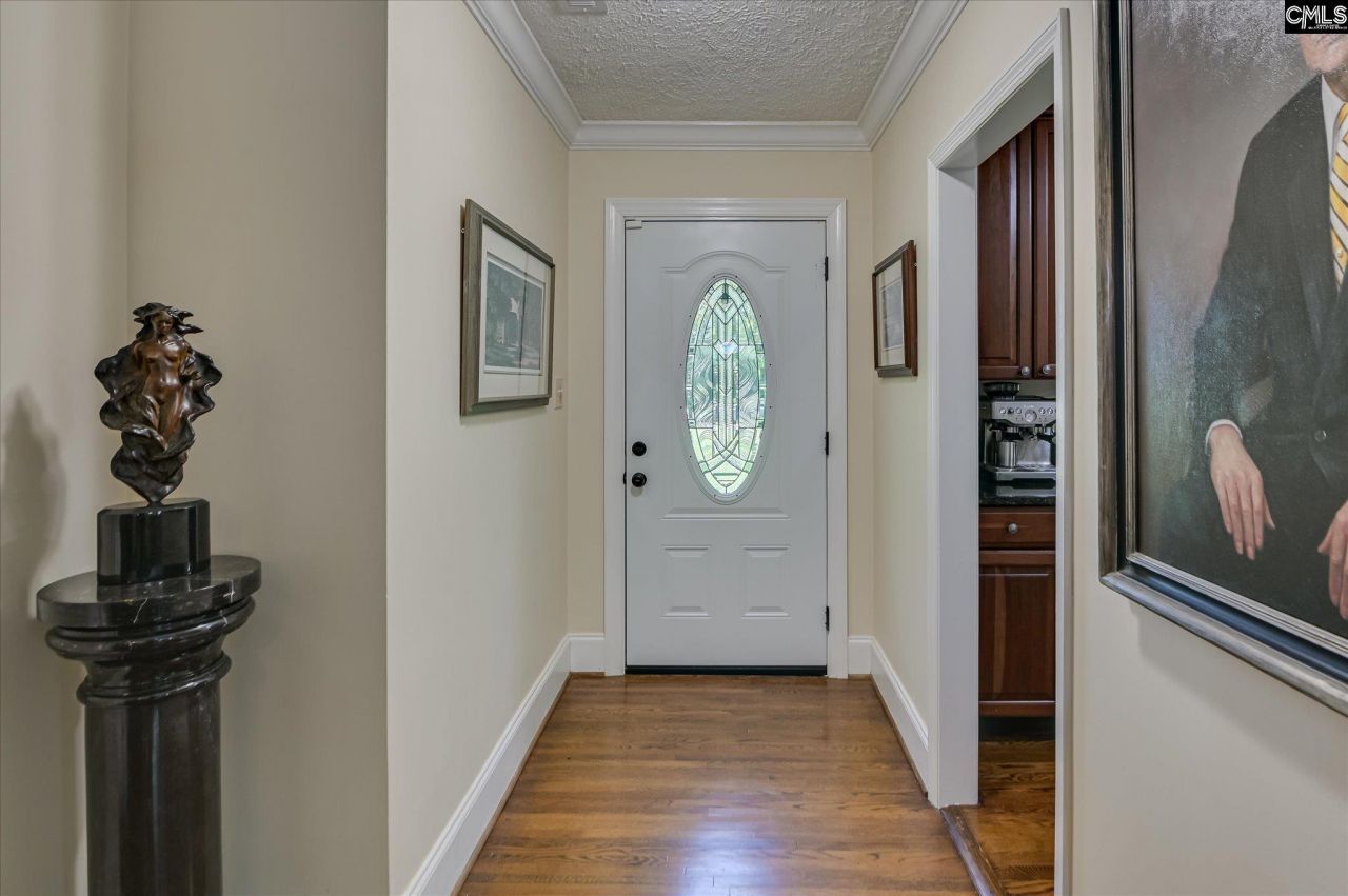 215 Barnard Avenue Se Photo 4