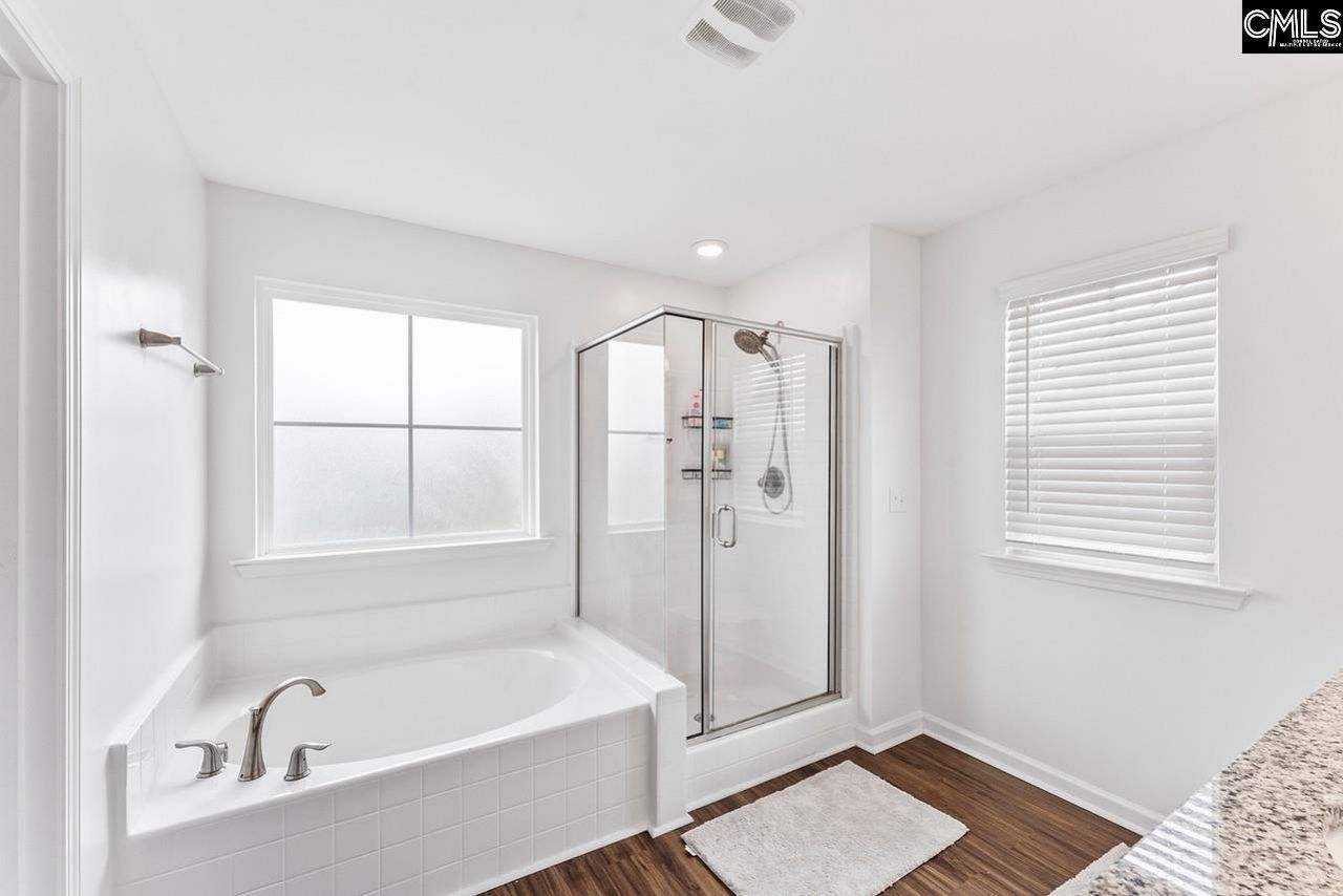 823 Queenshire Lane Photo 11