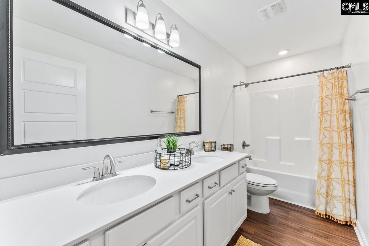 823 Queenshire Lane Photo 13