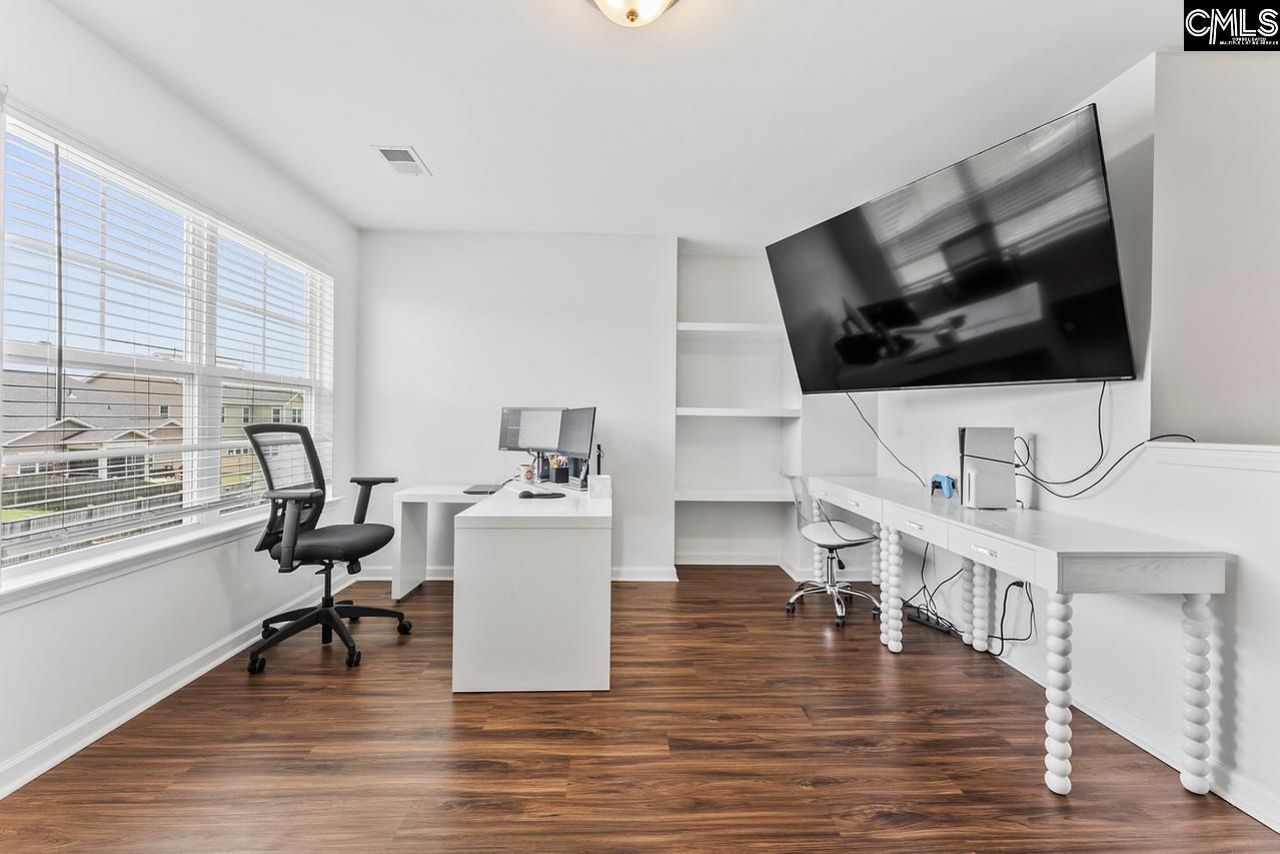 823 Queenshire Lane Photo 17