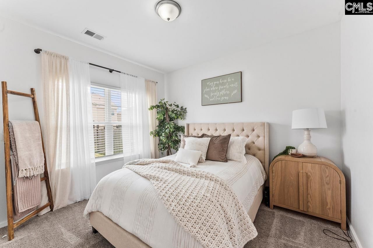 823 Queenshire Lane Photo 6