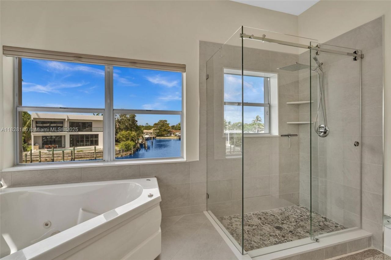 2108 NE 24th St, Wilton Manors, FL 33305 Photo