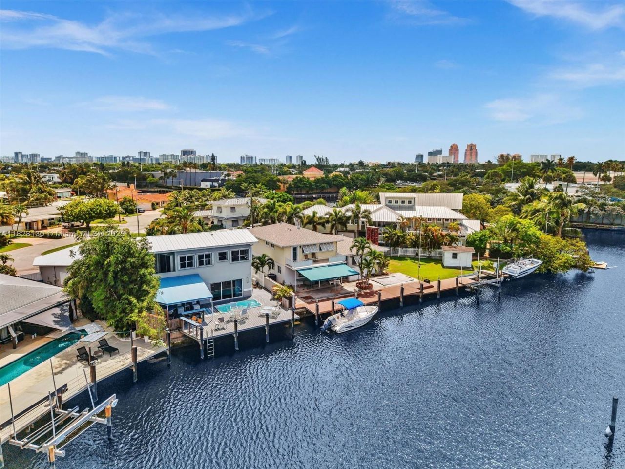 2108 NE 24th St, Wilton Manors, FL 33305 Photo