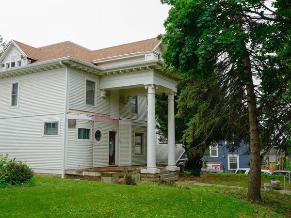 2306 DOUGLAS ST., Sioux City, IA 51104