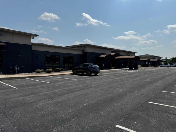 1600 N CASALOMA DRIVE, Appleton, WI 54913