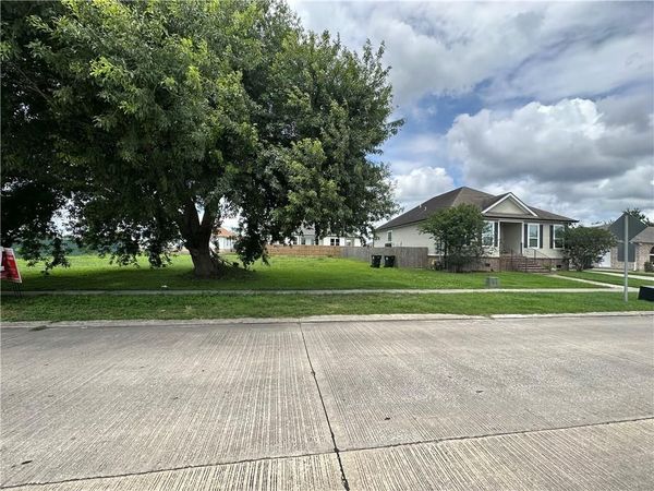 8517 PATRICIA Street, Chalmette, LA 70043