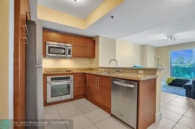 2641 N Flamingo Road, Unit 406N, Sunrise, FL 33323 Photo