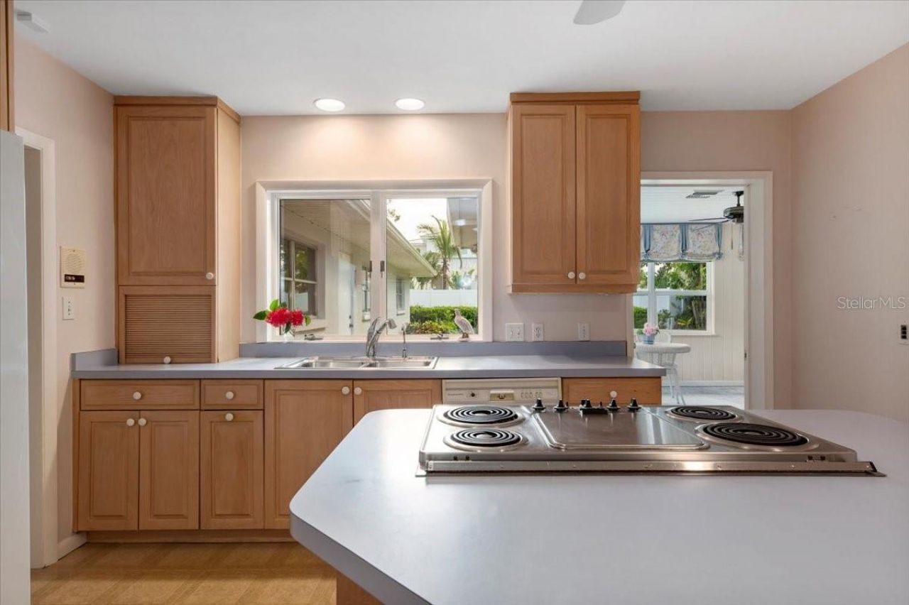 1541 Flower Drive, Sarasota, FL 34239 Photo