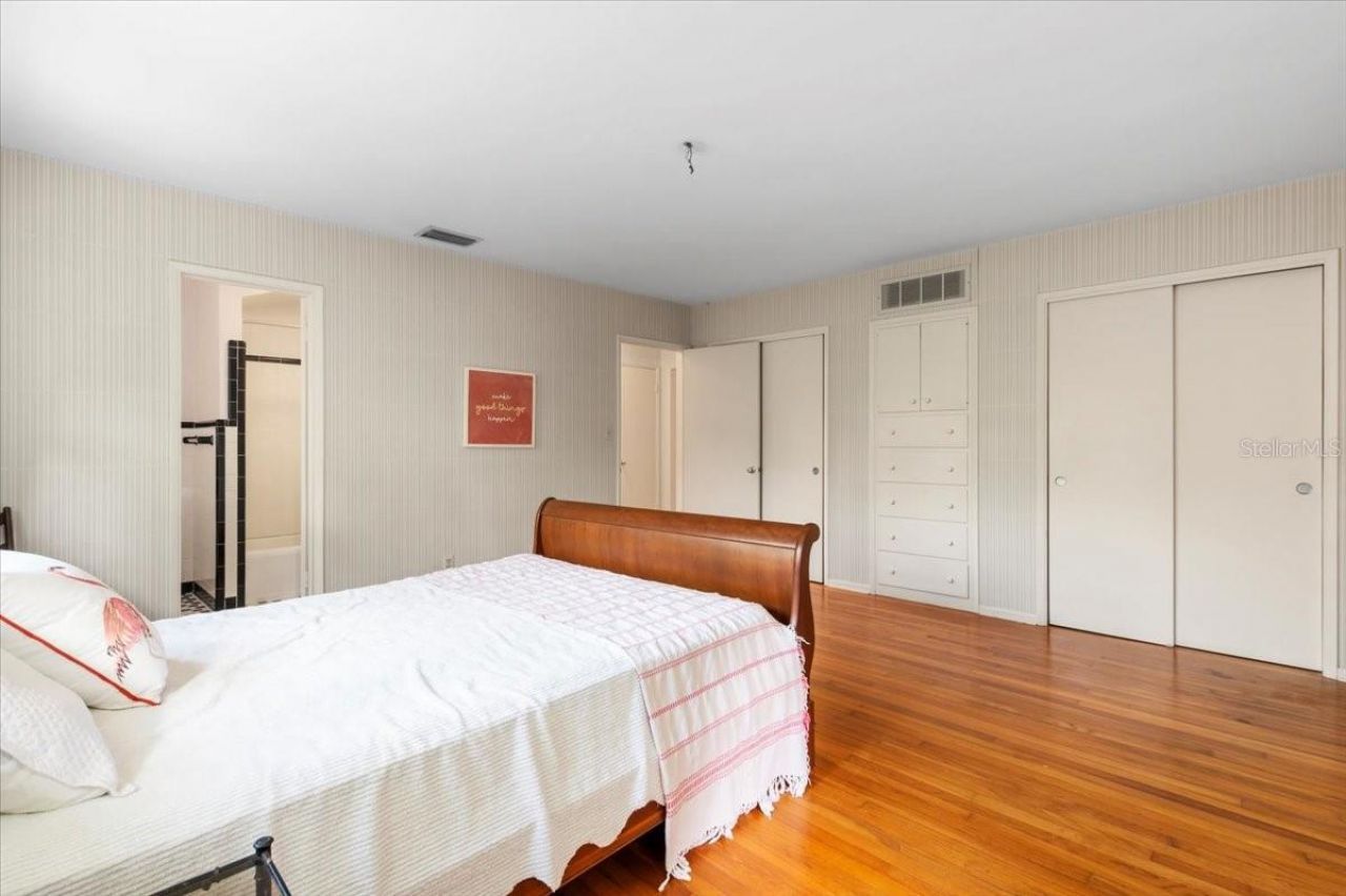 1541 Flower Drive, Sarasota, FL 34239 Photo