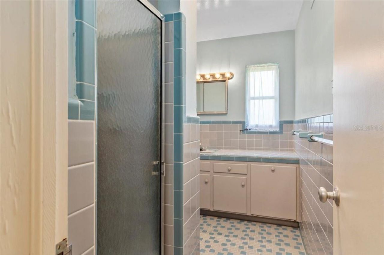 1541 Flower Drive, Sarasota, FL 34239 Photo