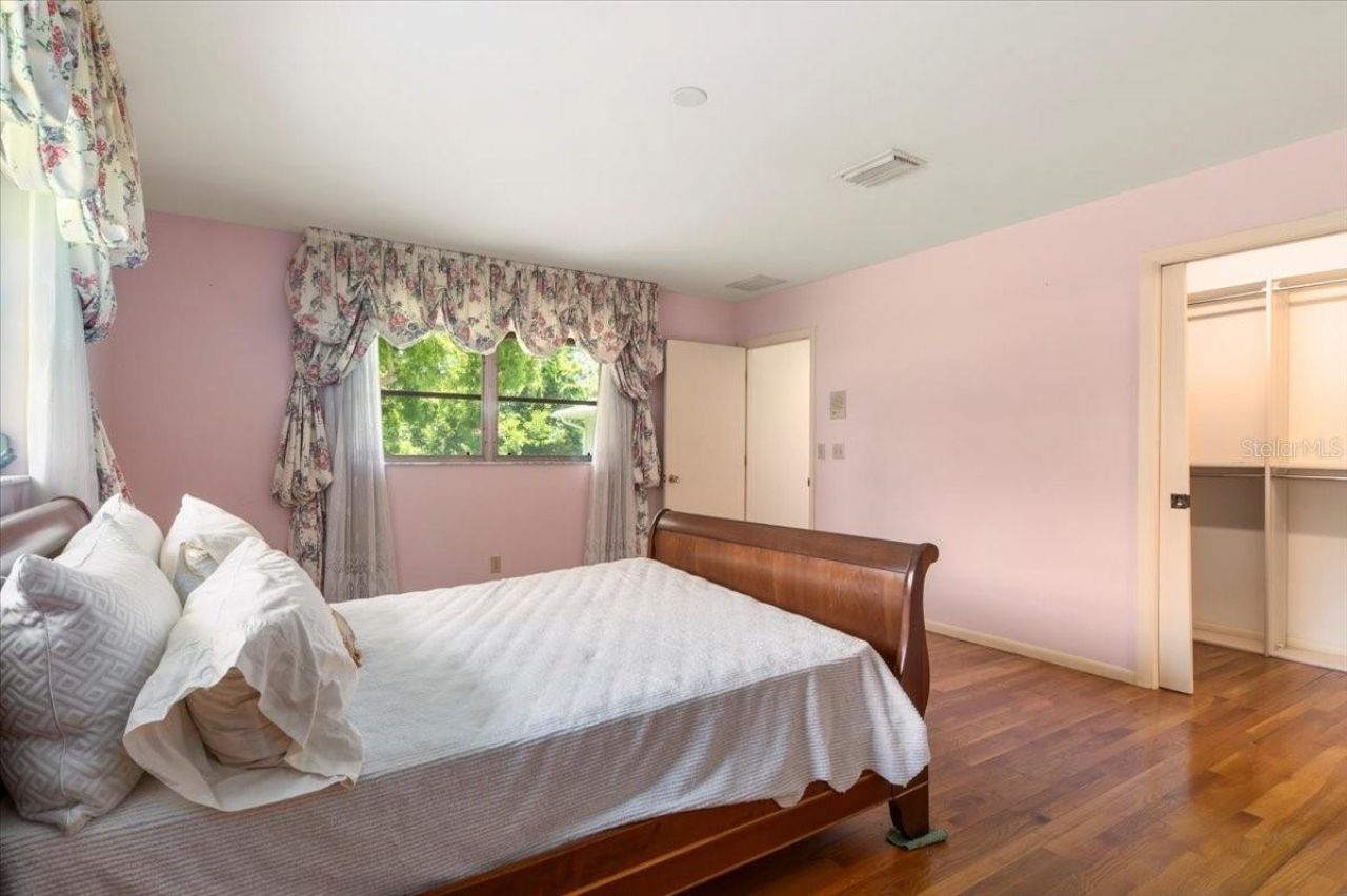 1541 Flower Drive, Sarasota, FL 34239 Photo